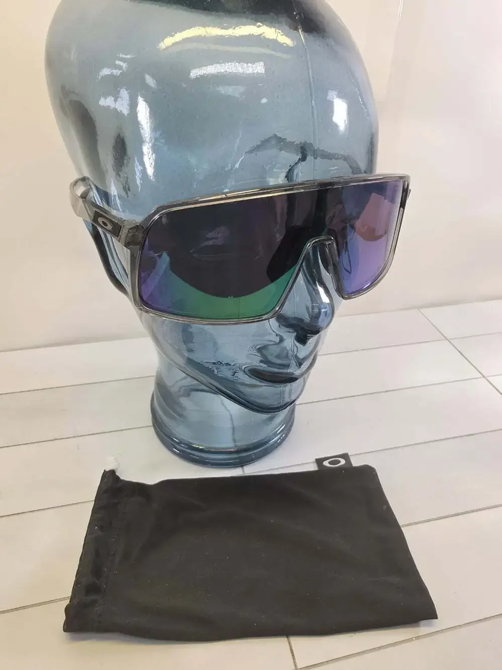 Oakley Sutro Prizm Sunglasses with bag